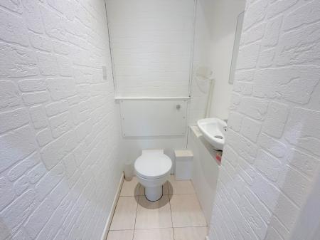 2 bedroom Flat to let in South Parade, Southsea, Portsmouth, PO4