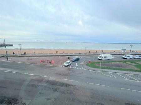 2 bedroom Flat to let in South Parade, Southsea, Portsmouth, PO4
