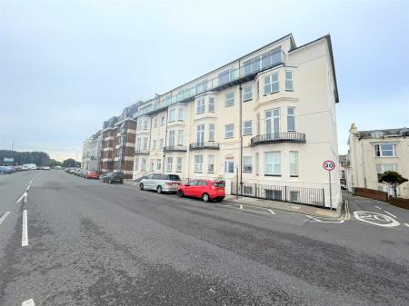 2 bedroom Flat to let in South Parade, Southsea, Portsmouth, PO4