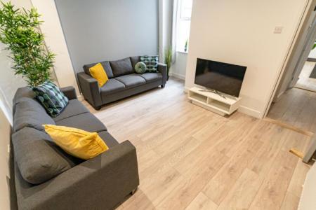 6 bedroom Terraced House to let in Stansted Road, Southsea, Portsmouth, PO5