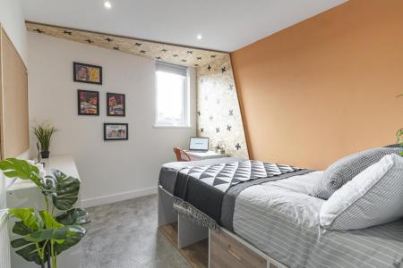 6 bedroom Terraced House to let in Telephone Road, Southsea, Portsmouth, PO4