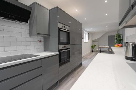 7 bedroom Terraced House to let in Telephone Road, Southsea, Portsmouth, PO4