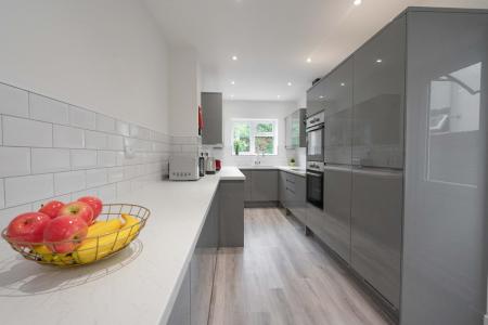 7 bedroom Terraced House to let in Telephone Road, Southsea, Portsmouth, PO4
