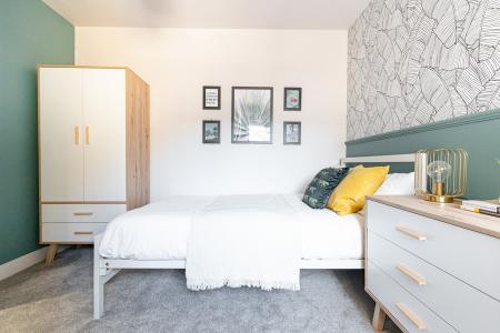 6 bedroom Terraced House to let in Telephone Road, Southsea, Portsmouth, PO4