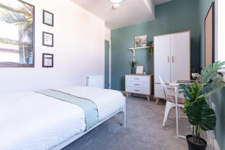 6 bedroom Terraced House to let in Telephone Road, Southsea, Portsmouth, PO4