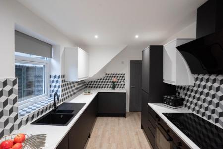 6 bedroom Terraced House to let in Telephone Road, Southsea, Portsmouth, PO4