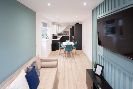 6 bedroom Terraced House to let in Telephone Road, Southsea, Portsmouth, PO4