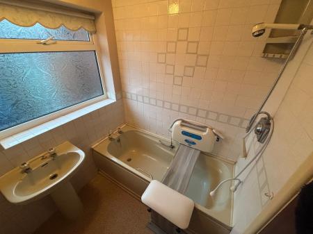 2 bedroom Detached house for sale in Celandine Avenue, Cowplain, PO8