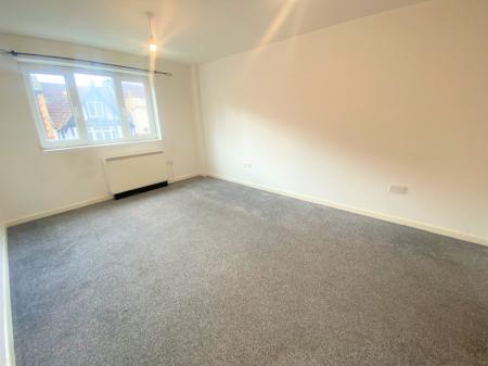 2 bedroom Flat to let in Nancy Road, Fratton, Portsmouth, PO1