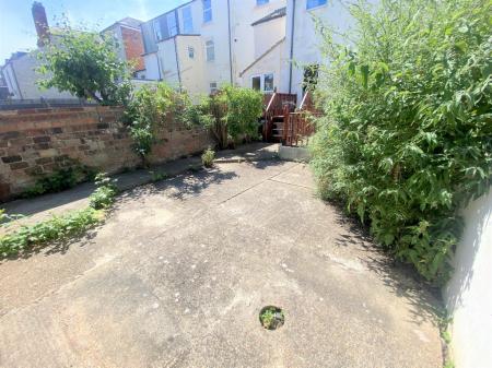 2 bedroom Flat to let in Cottage Grove, Southsea, Portsmouth, PO5