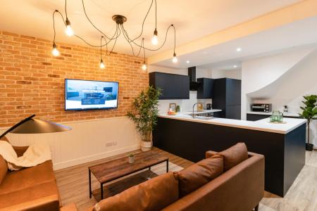 6 bedroom Terraced House to let in Cleveland Road, Southsea, Portsmouth, PO5