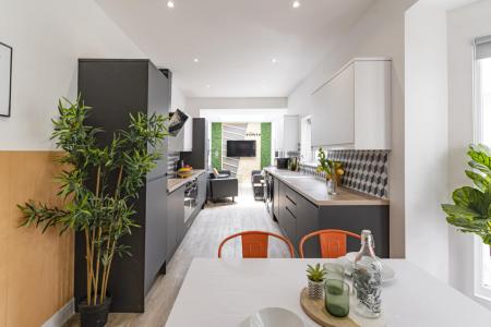 1 bedroom House share to let in Manners Road, Southsea, Portsmouth, PO4