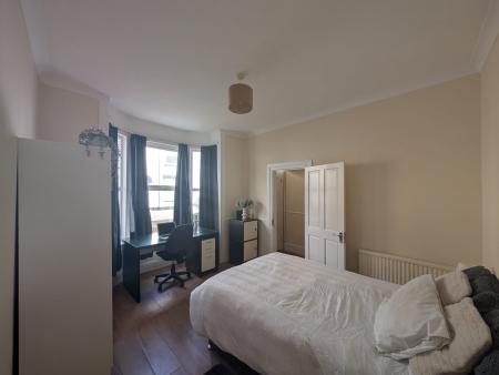 5 bedroom Terraced House to let in Hudson Road, Southsea, Portsmouth, PO5