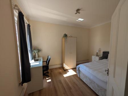 5 bedroom Terraced House to let in Hudson Road, Southsea, Portsmouth, PO5