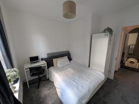 5 bedroom Terraced House to let in Hudson Road, Southsea, Portsmouth, PO5