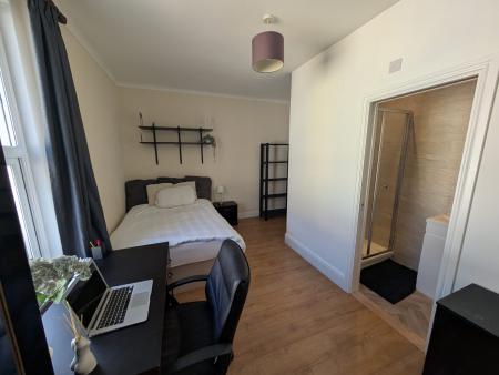 5 bedroom Terraced House to let in Hudson Road, Southsea, Portsmouth, PO5