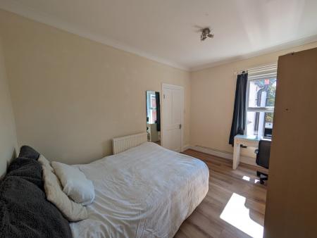 5 bedroom Terraced House to let in Hudson Road, Southsea, Portsmouth, PO5