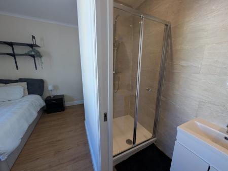 5 bedroom Terraced House to let in Hudson Road, Southsea, Portsmouth, PO5