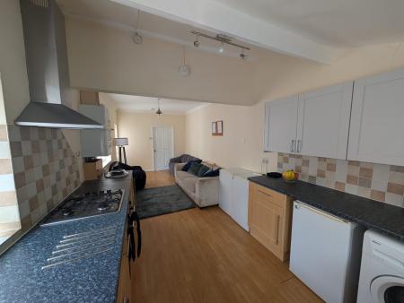 5 bedroom Terraced House to let in Hudson Road, Southsea, Portsmouth, PO5