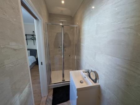 5 bedroom Terraced House to let in Hudson Road, Southsea, Portsmouth, PO5