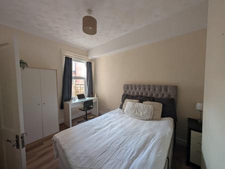 5 bedroom Terraced House to let in Hudson Road, Southsea, Portsmouth, PO5