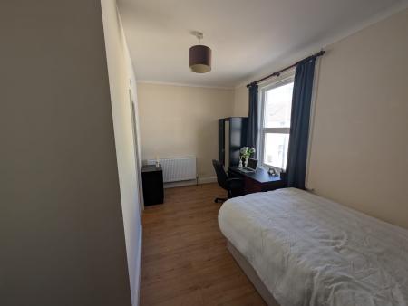 5 bedroom Terraced House to let in Hudson Road, Southsea, Portsmouth, PO5