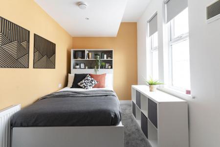 1 bedroom Terraced House to let in Manners Road, Southsea, Portsmouth, PO4