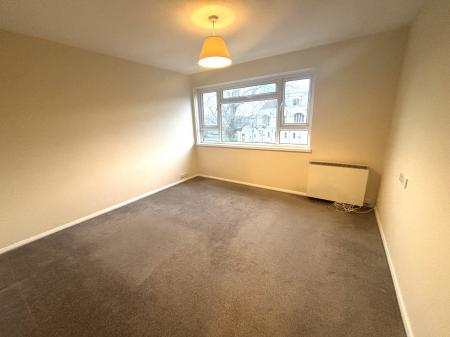 1 bedroom Flat to let in High Street, Portsmouth, PO1