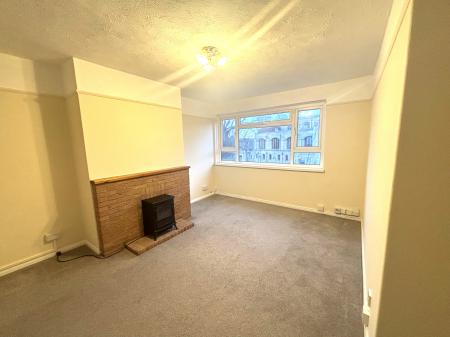 1 bedroom Flat to let in High Street, Portsmouth, PO1