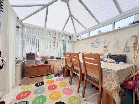 3 bedroom Semi-detached house for sale in Frogmore Lane, Waterlooville, Waterlooville, PO8