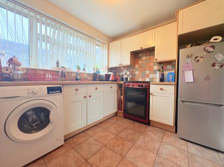 3 bedroom Semi-detached house for sale in Frogmore Lane, Waterlooville, Waterlooville, PO8