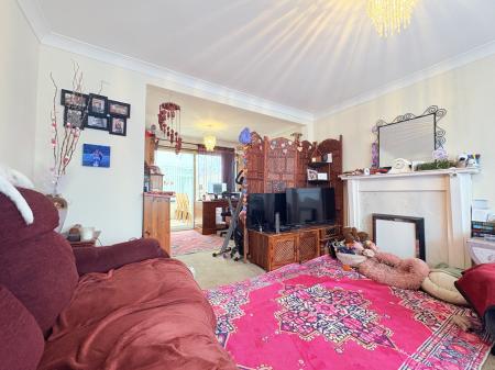 3 bedroom Semi-detached house for sale in Frogmore Lane, Waterlooville, Waterlooville, PO8