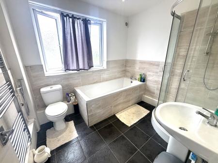 6 bedroom Town house to let in Leominster Road, Paulsgrove, Portsmouth, PO6