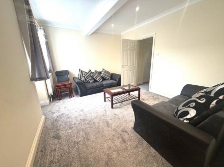 6 bedroom Town house to let in Leominster Road, Paulsgrove, Portsmouth, PO6