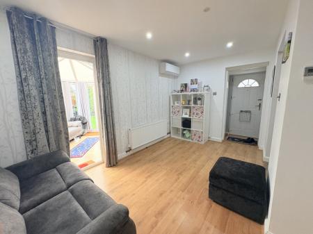 1 bedroom Semi-detached house for sale in Ripon Gardens, Waterlooville, Waterlooville, PO7