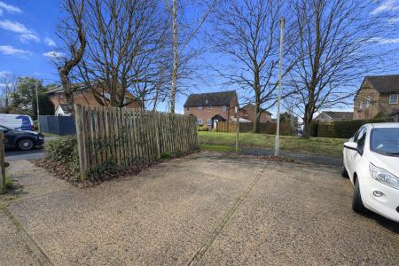 1 bedroom Semi-detached house for sale in Ripon Gardens, Waterlooville, Waterlooville, PO7