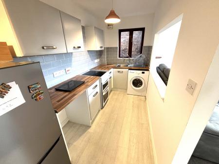 1 bedroom Mews house to let in Rowan Court, Southsea, Portsmouth, PO4