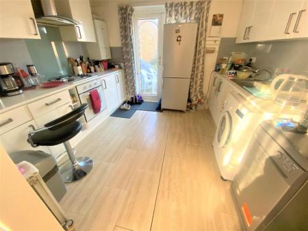 3 bedroom Flat for sale in Greywell Road, Havant, PO9