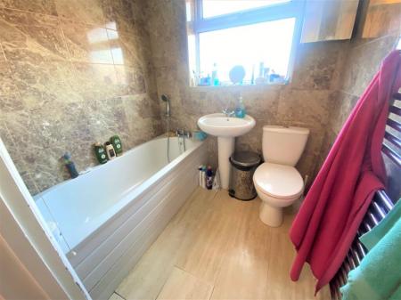 3 bedroom Flat for sale in Greywell Road, Havant, PO9