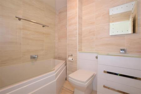 2 bedroom Flat for sale in Gisors Road, Southsea, Portsmouth, PO4