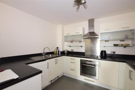 2 bedroom Flat for sale in Gisors Road, Southsea, Portsmouth, PO4