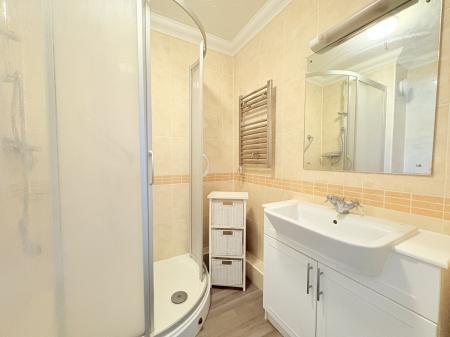 1 bedroom Flat for sale in Alverstone Road, Southsea, Portsmouth, PO4