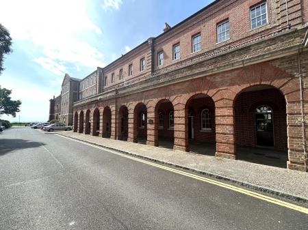 2 bedroom Penthouse to let in Royal Gate, Eastney, Portsmouth, PO4