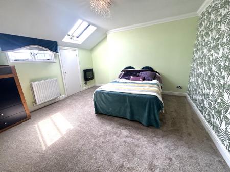 2 bedroom Penthouse to let in Royal Gate, Eastney, Portsmouth, PO4