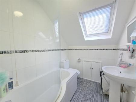 3 bedroom Terraced House to let in Cygnet Court, Portchester, Fareham, PO16