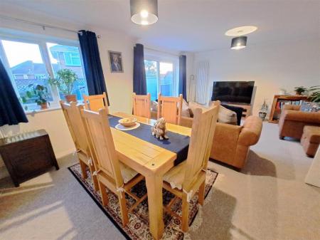 3 bedroom Terraced House to let in Cygnet Court, Portchester, Fareham, PO16