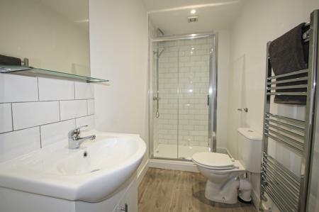 7 bedroom Flat to let in Cleveland Road, Southsea, Portsmouth, PO5