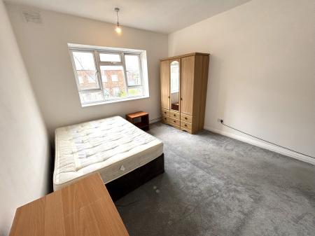 2 bedroom Flat to let in Palmerston Road, Southsea, Portsmouth, PO5