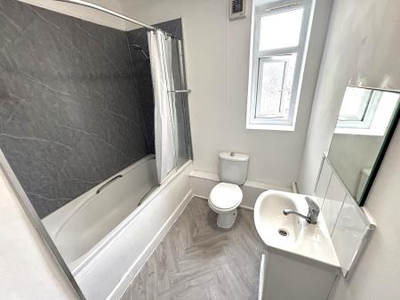 2 bedroom Flat to let in Palmerston Road, Southsea, Portsmouth, PO5