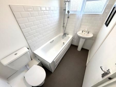 2 bedroom Flat to let in Outram Road, Southsea, Portsmouth, PO5